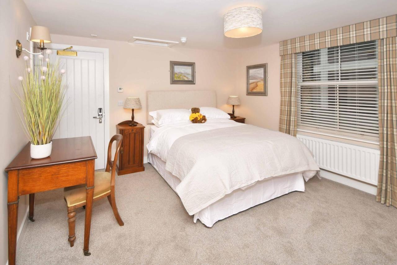 The Royal Oak Guest house *